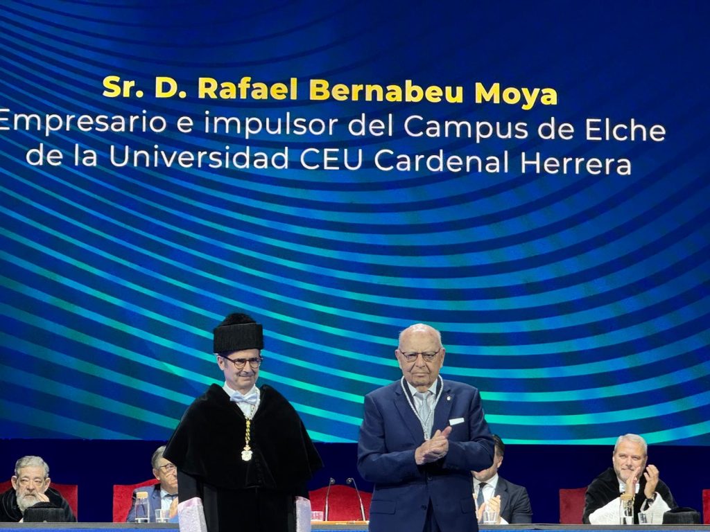 2025. CEU (30 Aniversario). Reconocimiento como empresario e impulsor del Campus de Elche de la Universidad CEU Cardenal Herrera