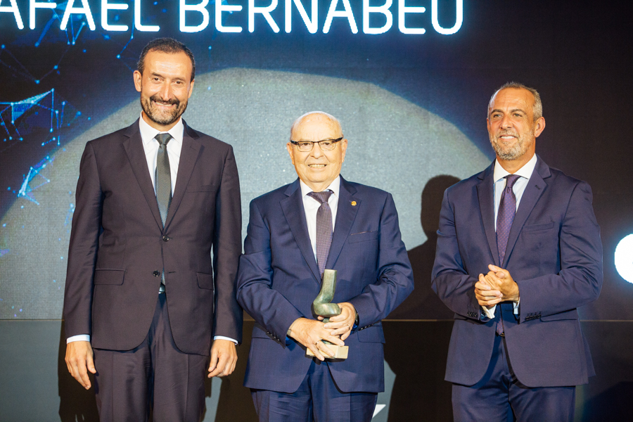 2018. Premio Especial del Jurado a la Trayectoria en la Economía Alicantina de Economía-3, revista y grupo de comunicación especializado en información económica y empresarial.